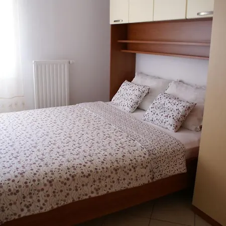 Apartment Nevenka Krk Town Exterior photo