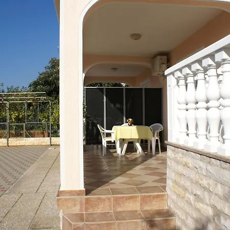 Apartment Nevenka Krk Town Exterior photo