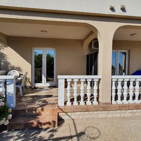 Apartment Nevenka Krk Town Exterior photo