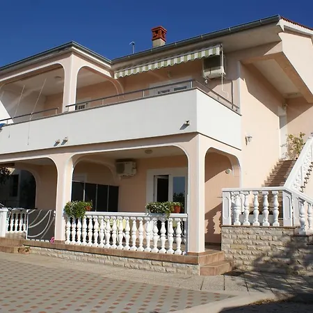 Apartment Nevenka Krk Town Exterior photo